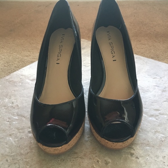 Via Spiga patent leather peep toe cork wedges - Picture 2 of 8